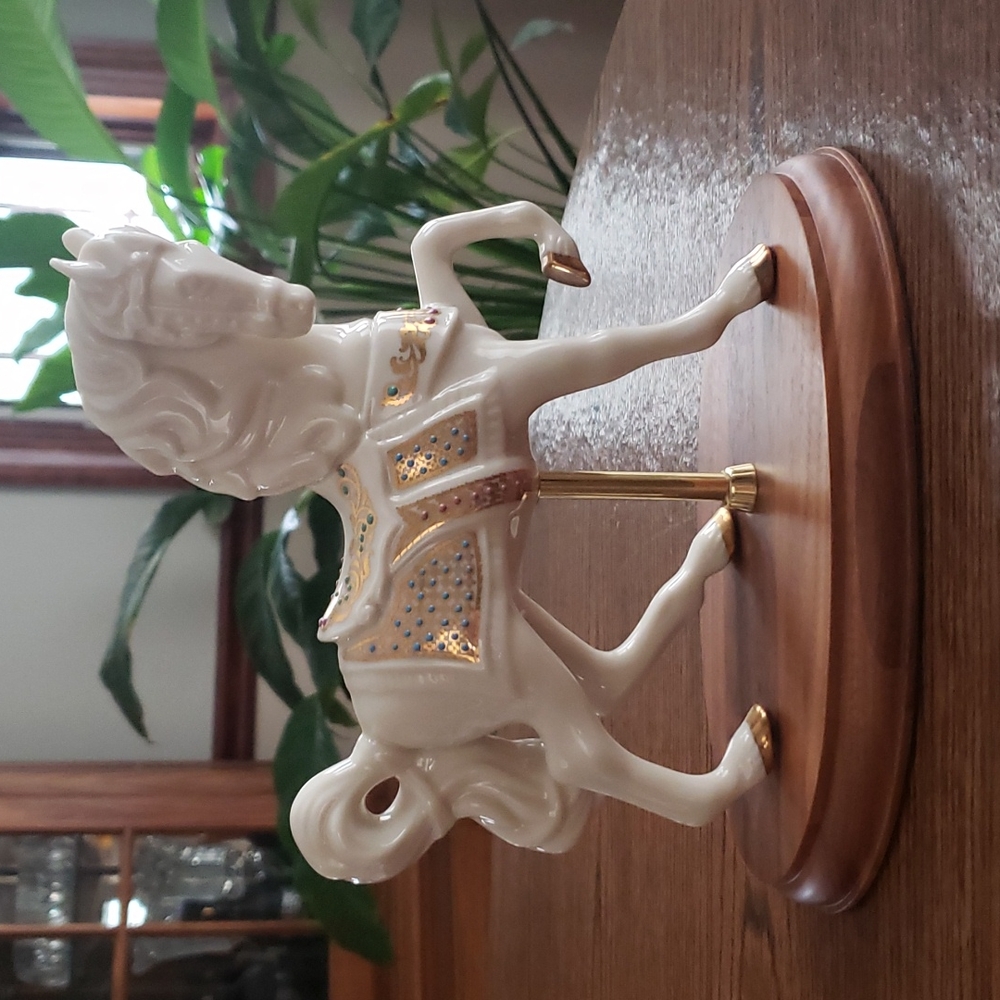 Lenox Horse